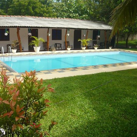 Sunrise Holiday Resort Хабарана Екстериор снимка