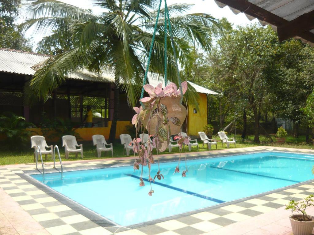 Sunrise Holiday Resort Хабарана Екстериор снимка